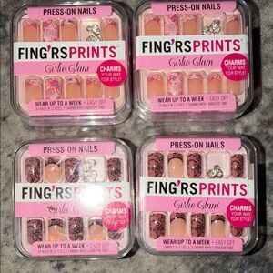 4 Brand New “Fing’rs Prints Girlie Glam” Press On Nails in 2 styles